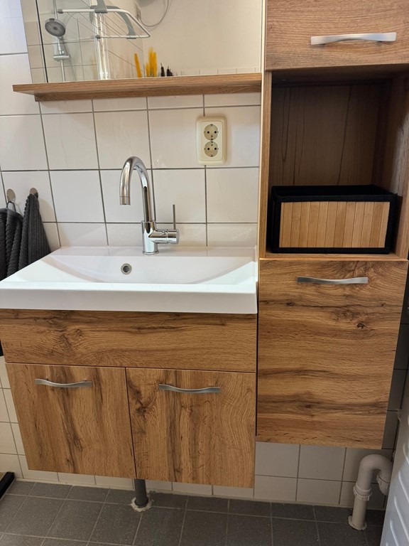 BATHROOM CABINETS.jpg